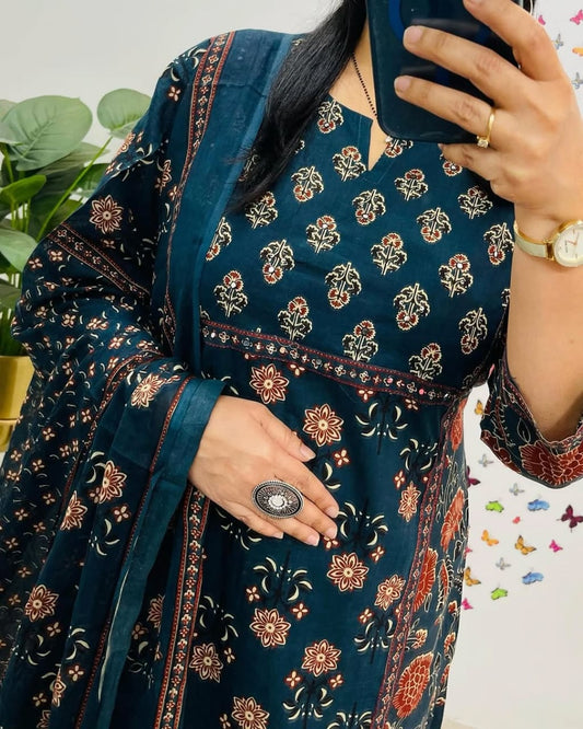 *We are here to spread some magic to your ethnic Heavy Cotton*
*Pure fine Cotton fabric Kurti with Pant with cotton Sequence work*