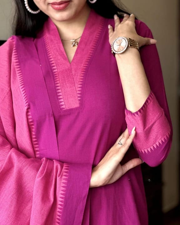 Premium quality
You will be so much in love with this south handloom outfit for combinations of self golden thread handloom south cotton kurta and south cotton pant paired with south cotton duppata golden