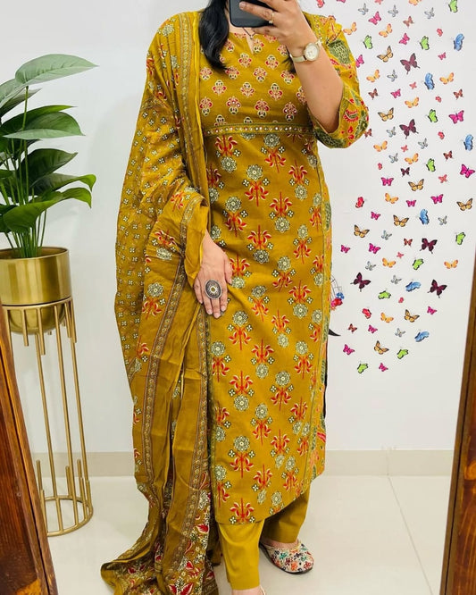 *We are here to spread some magic to your ethnic Heavy Cotton*
*Pure fine Cotton fabric Kurti with Pant with cotton Sequence work*