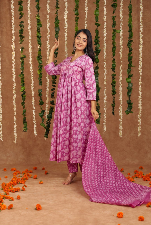 Beautiful outfit in three piece suit