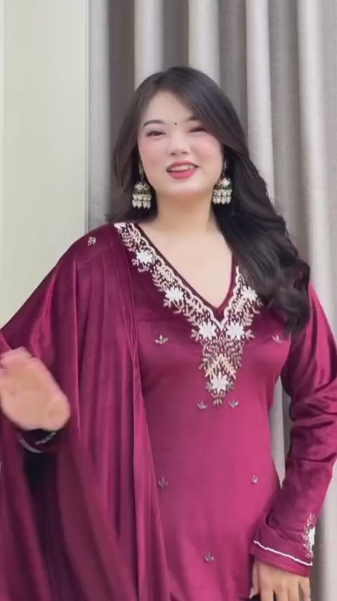 *Beautiful velvet embroidery dupatta set*