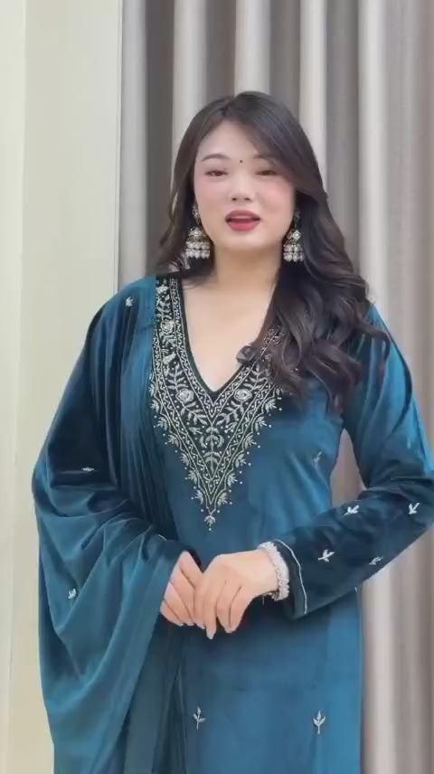 *Beautiful velvet embroidery dupatta set*