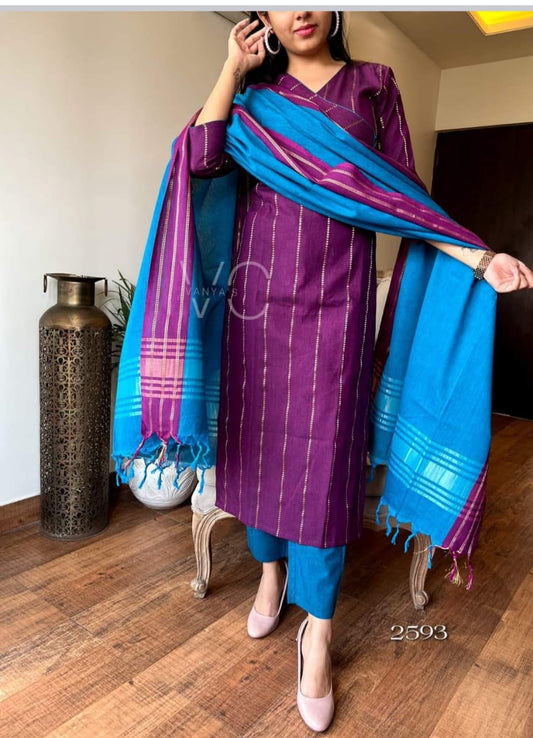 Premium quality 

You will be so much in love with this south handloom  outfit for combinations of  self golden thread handloom south cotton kurta  and south cotton pant paired with  south cotton duppata golden