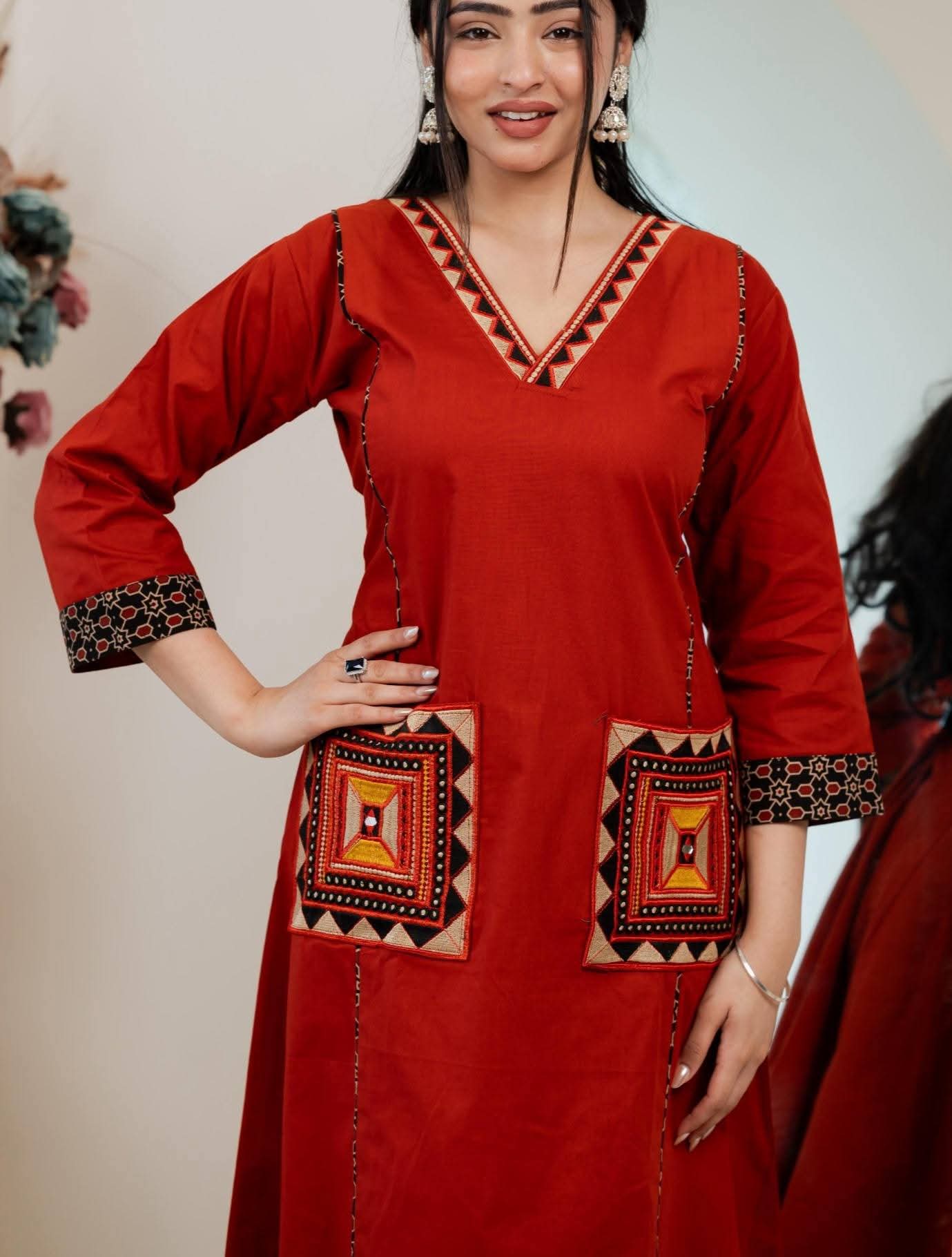 *Pure natural cotton 60-60 kurta collar neck with beautiful pent set*