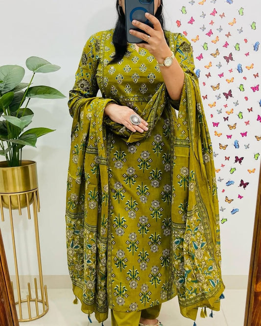 *We are here to spread some magic to your ethnic Heavy Cotton*
*Pure fine Cotton fabric   Kurti with Pant with cotton Sequence work*