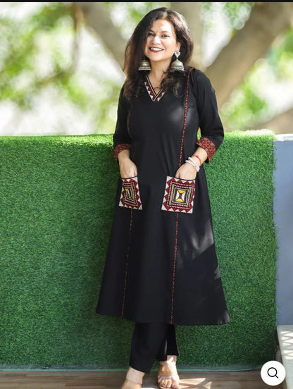 *Pure natural cotton 60-60 kurta collar neck with beautiful pent set*