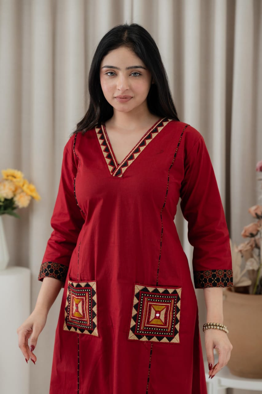 *Pure natural cotton 60-60 kurta collar neck with beautiful pent set*